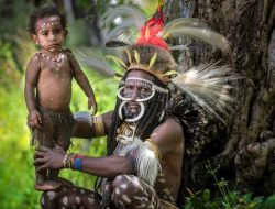 Kearifan Lokal dalam Tradisi Budaya Papua, Mulai dari Potong Jari Hingga Injak Piring yang Sangat Sakral